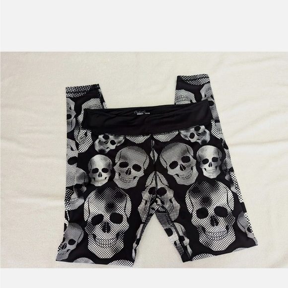 WOMENS MEDIUM CVG CONSTANTLY VARIED GEAR SKULL LEGGINGS - Picture 4 of 5